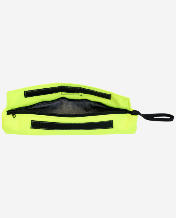 Dummy Futterbeutel wasserdicht 30.000 mm Wassersäule von RR DOG`s WARE Hundebekleidung Verschlussansicht