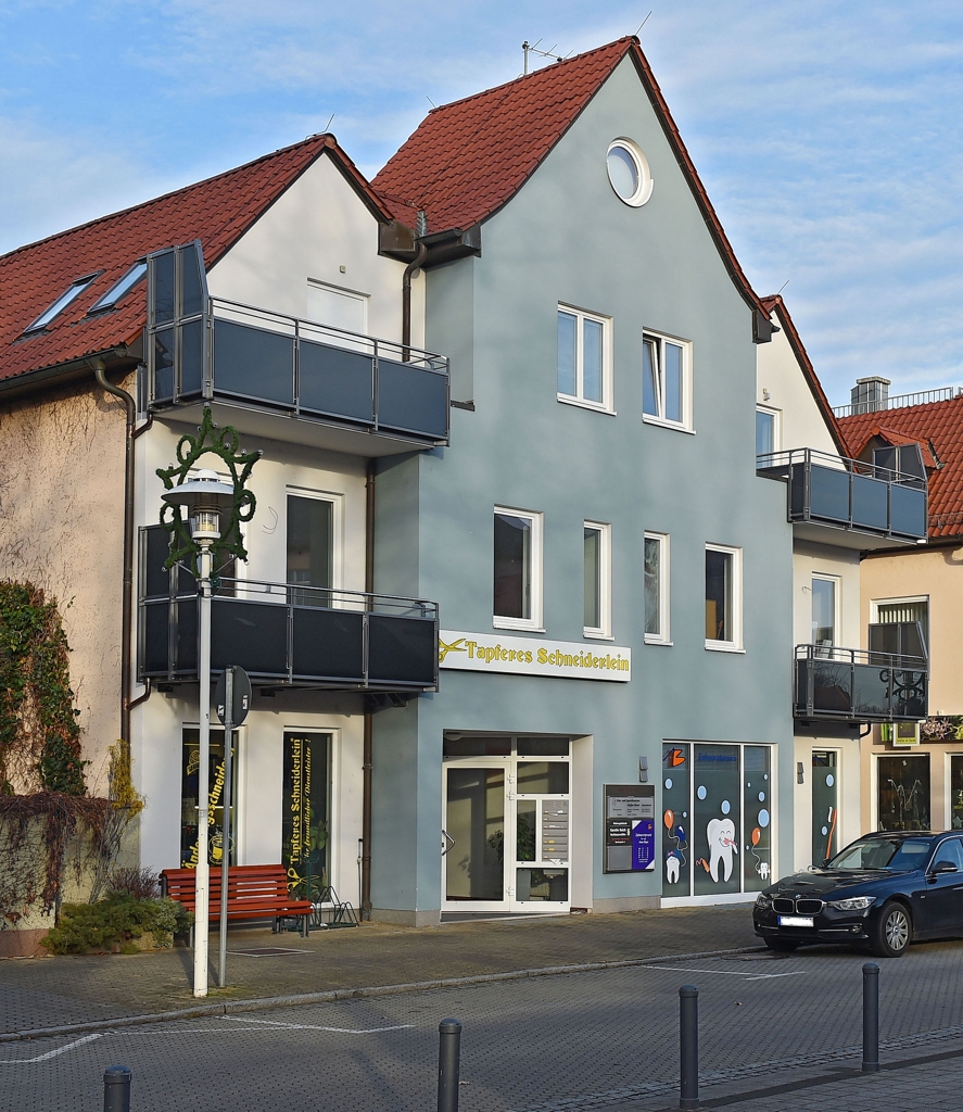 Ein Bild vom Firmengebäude Schneiderei Tapferes Schneiderlein in 01640 Coswig Wettinplatz 3